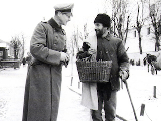 Wilm Hosenfeld 1940 im Gespräch mit einem polnischen Juden